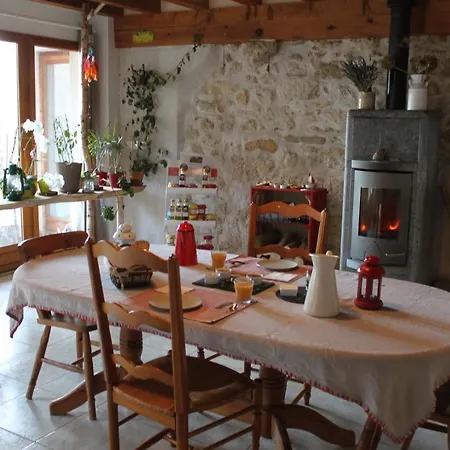 Chez Louve Bleue Alojamento de Acomodação e Pequeno-almoço